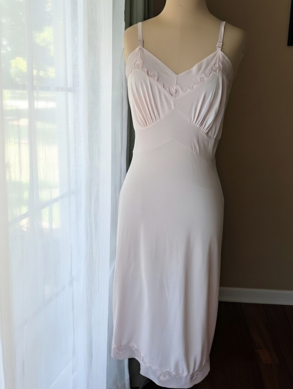 Vintage 1950s Baby Pink Embroidered Slip Dress Knee Length Mid-Century Medium